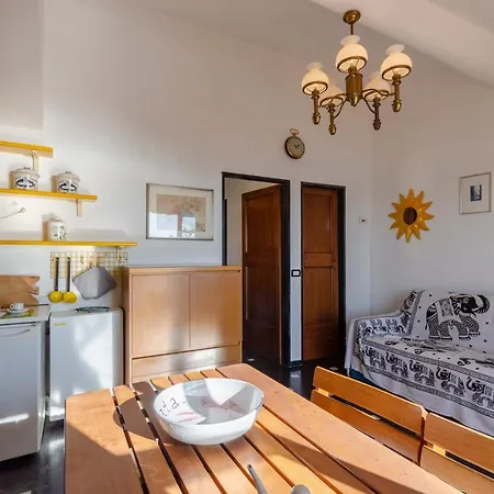 Joivy Treasure For 4 With Terrace And Incredible View Daire Camogli
