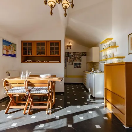 Joivy Treasure For 4 With Terrace And Incredible View Daire Camogli